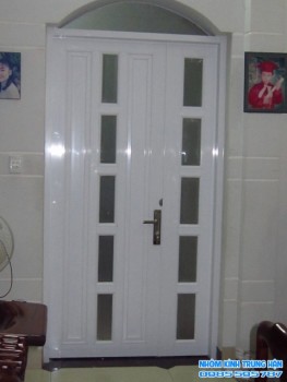 Mẫu cửa nhôm đẹp nhất hiện nay 13 ( Giá 1.200.000 / m 2 )