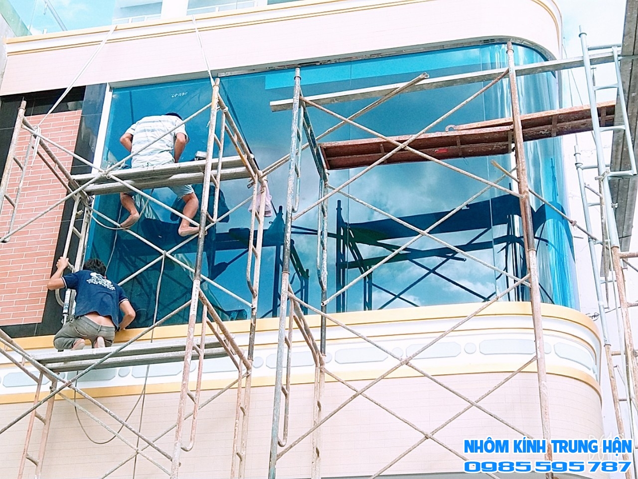 NHÔM KÍNH TRUNG HẬN