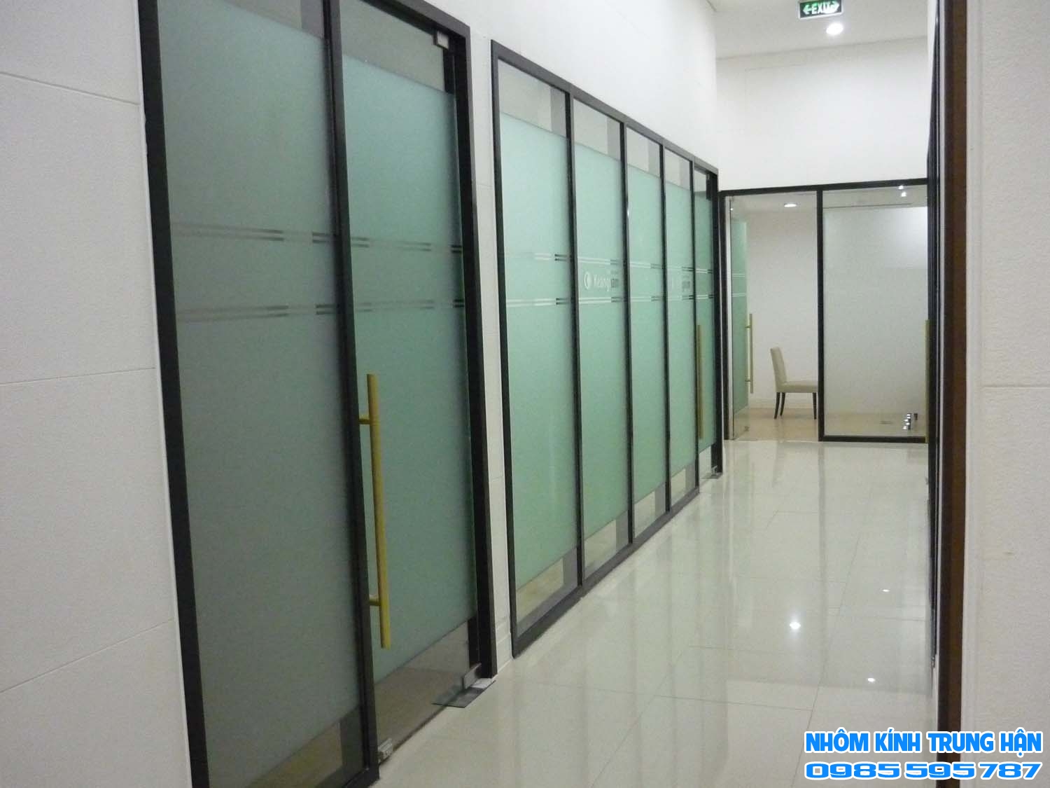 Vách ngăn mới ( Giá 700.000 / m 2 )