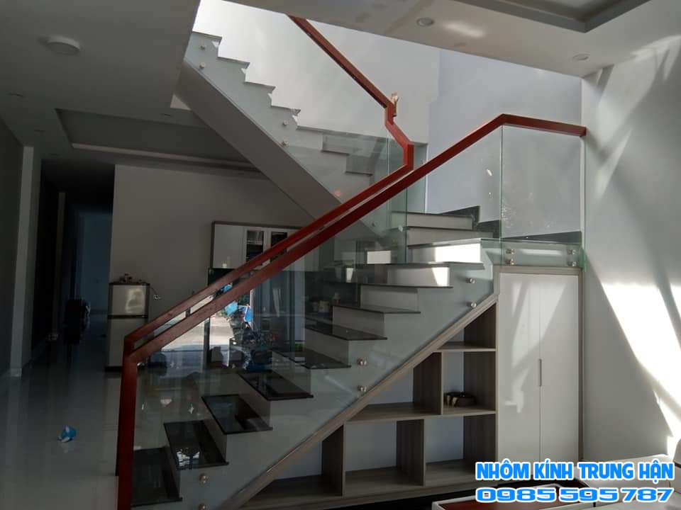 NHÔM KÍNH TRUNG HẬN