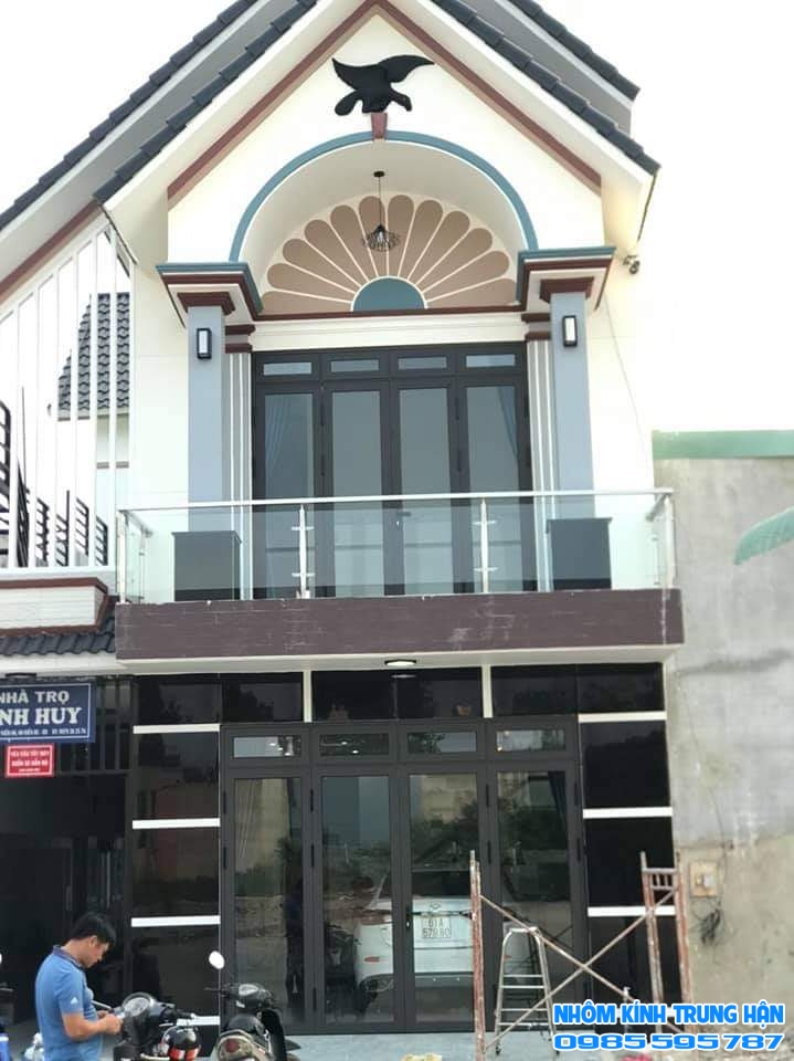 Nhôm kính trung hận