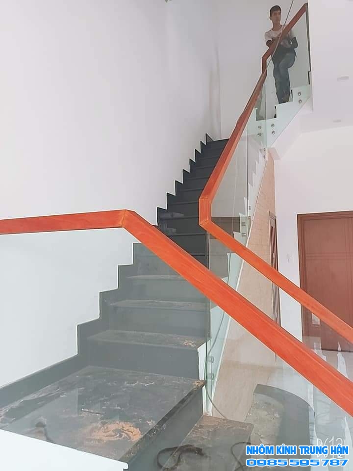 NHÔM KÍNH TRUNG HẬN