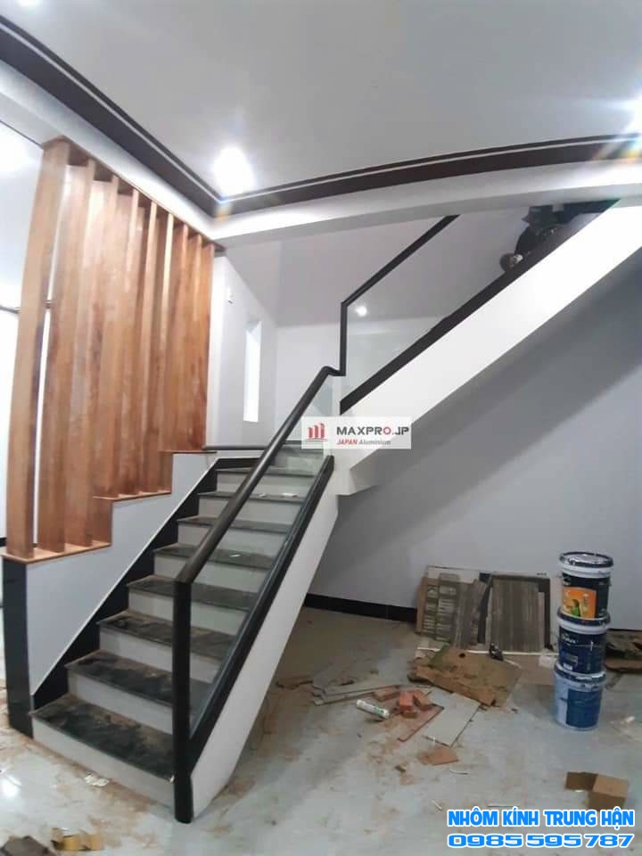 NHÔM KÍNH TRUNG HẬN